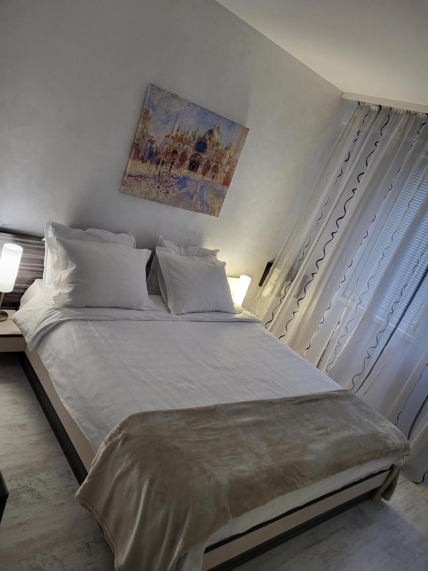 Luny Apartment Ruse Exterior foto